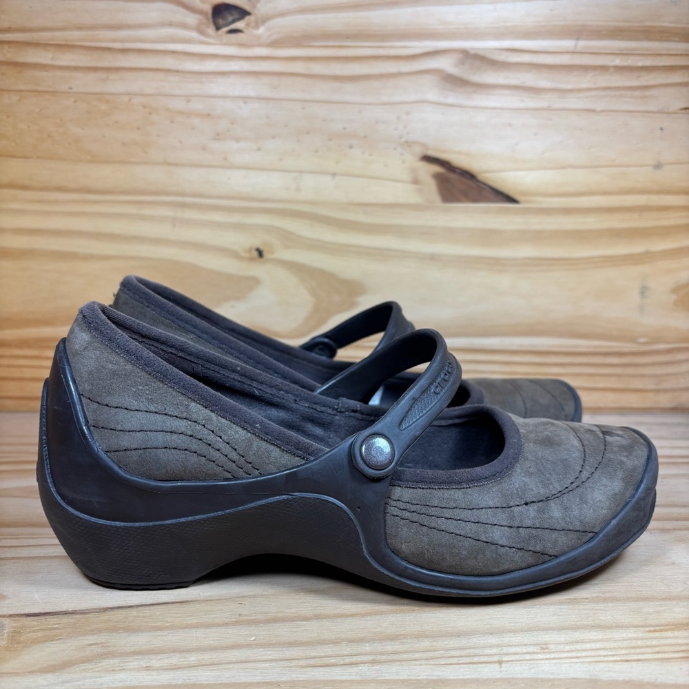 Crocs Clogs Mule Women's US Size 7 Slip On Wedge Heel Brown Suede Casual Shoe